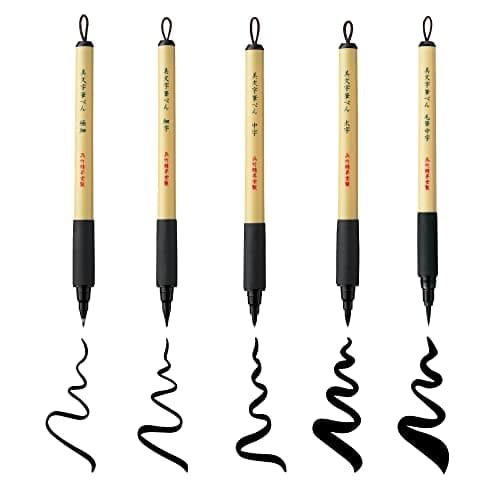 Kuretake Bimoji Brush Pen, 5 pcs set (Extra Fine, Fine, Medium, Large, Medium Brush), great for Calligraphy, Hand lettering and Illustration, for Beginners and Professional, Made in Japan